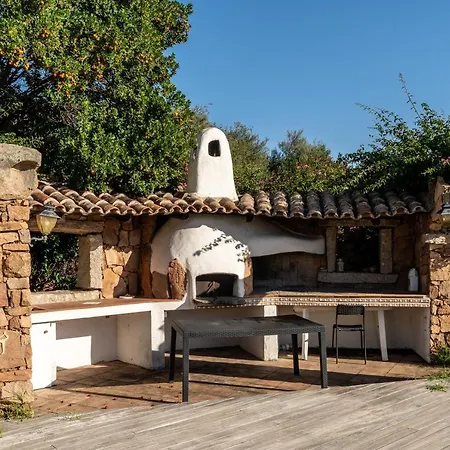 Chic Antonina Studio Sleeps 2 *