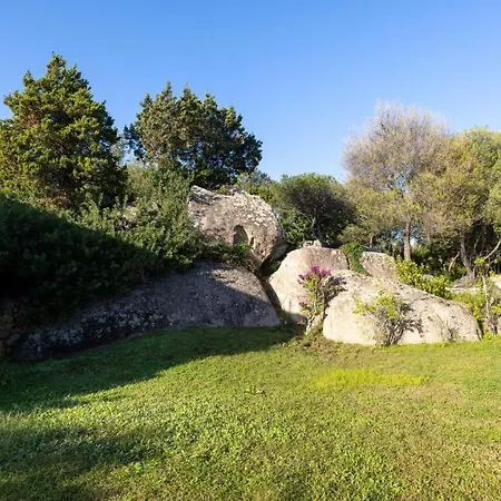 Chic Antonina Studio Sleeps 2 Marinella (Sardinia)