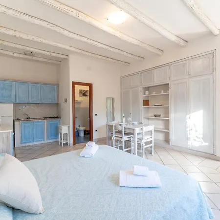 Chic Antonina Studio Sleeps 2 Lägenhet Marinella (Sardinia)