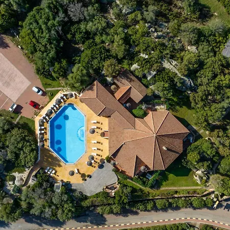 Chic Antonina Studio Sleeps 2 Marinella (Sardinia)